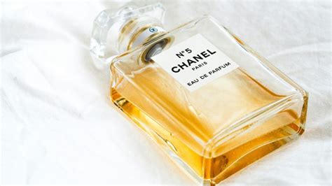 chanel profumi spot l'essenza di una donna|6 iconici Profumi Chanel da provare almeno una volta nella Vita.